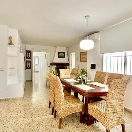 Elegant Seaside Villa Escape In Glamorous Marbella Marbella
